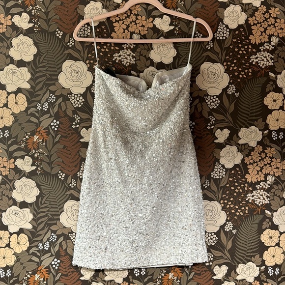 NWT retrofete Heather Dress in Silver & White size large - Picture 8 of 8